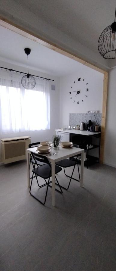 Blue Moon Apartman Eger Ngoại thất bức ảnh