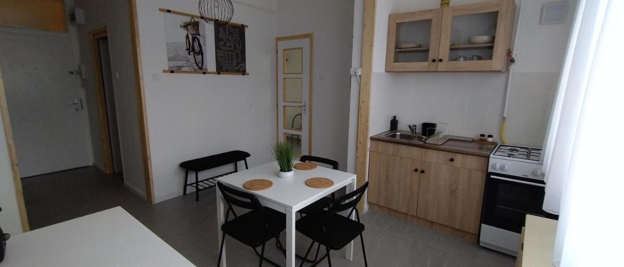 Blue Moon Apartman Eger Ngoại thất bức ảnh