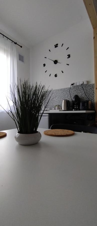 Blue Moon Apartman Eger Ngoại thất bức ảnh
